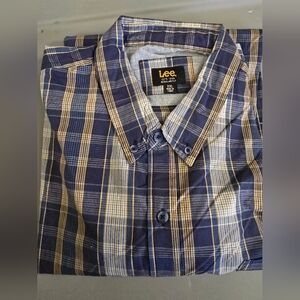 Lee Men's Blue and Tan Plaid Casual Shirt